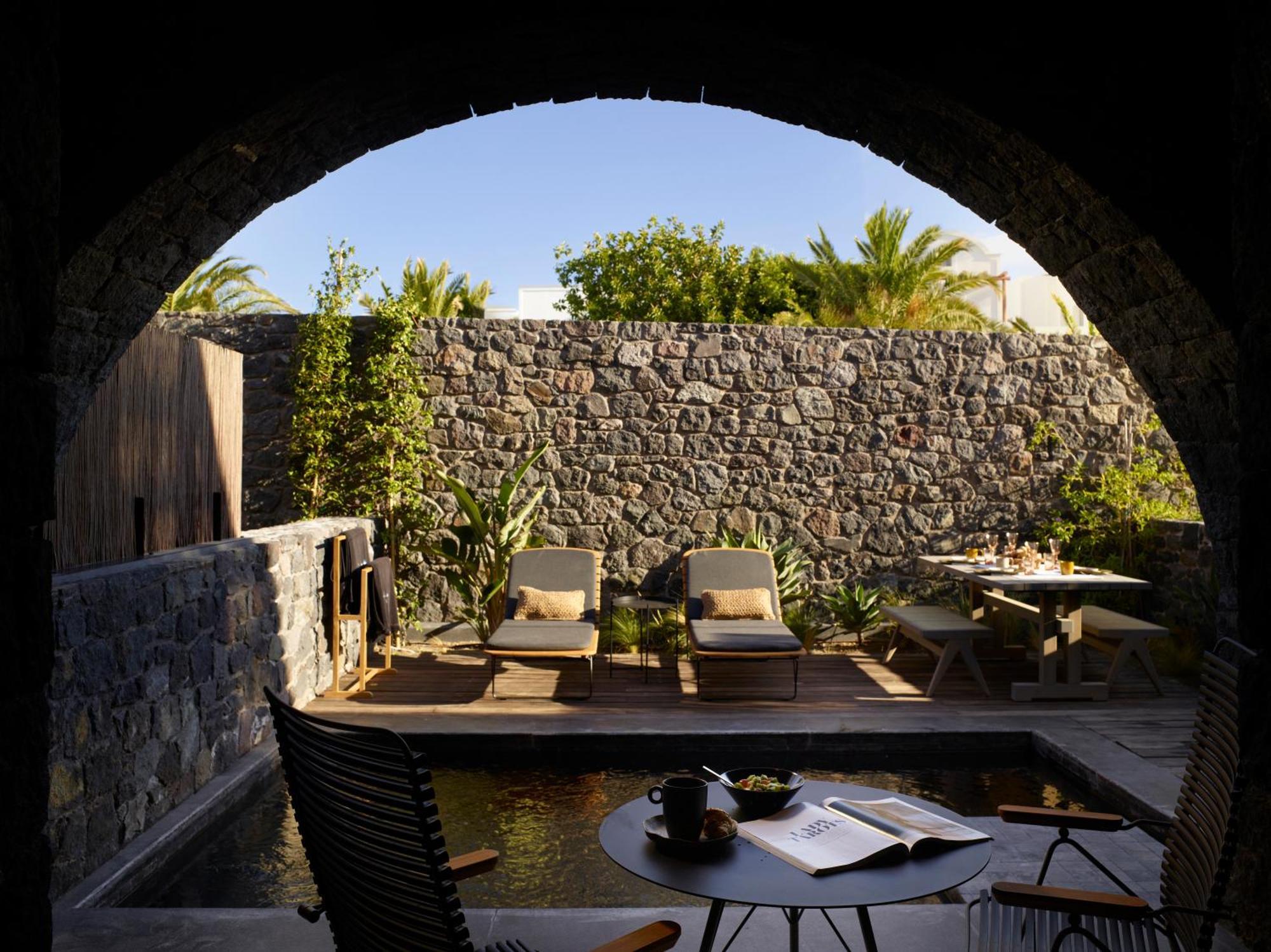 Radisson Blu Zaffron Resort, Santorini (Adults Only) Kamári الغرفة الصورة